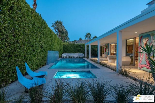 464 E Santiago Way, Palm Springs, CA 92264