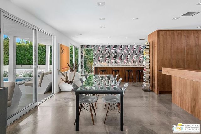 464 E Santiago Way, Palm Springs, CA 92264