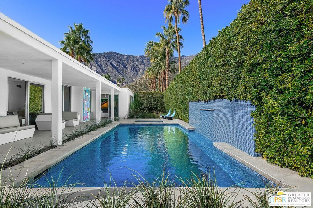464 E Santiago Way, Palm Springs, CA 92264