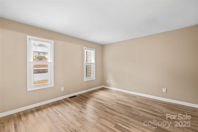 1002 Kenilworth Court NW, Concord, NC 28027