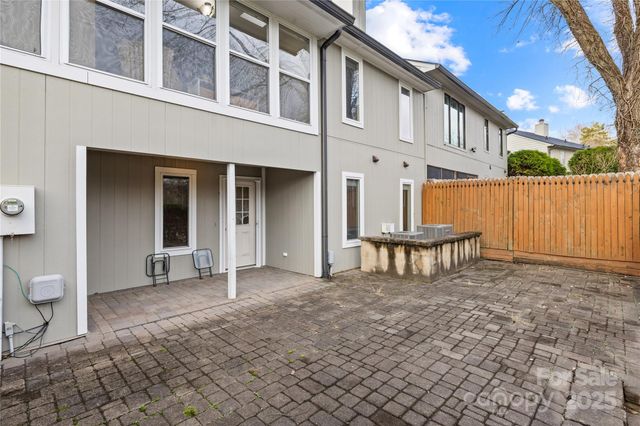 1002 Kenilworth Court NW, Concord, NC 28027