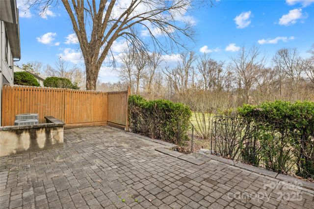 1002 Kenilworth Court NW, Concord, NC 28027