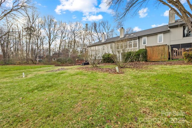 1002 Kenilworth Court NW, Concord, NC 28027