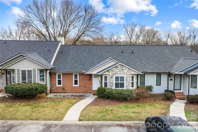 1002 Kenilworth Court NW, Concord, NC 28027