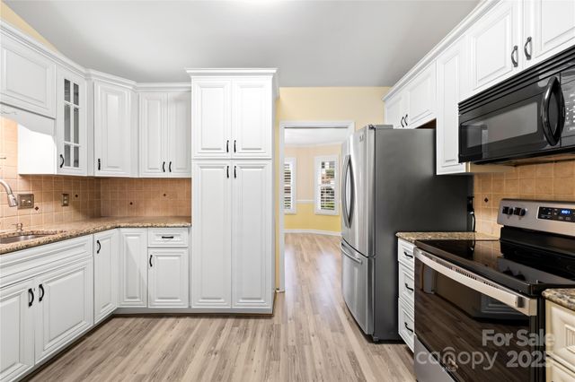 1002 Kenilworth Court NW, Concord, NC 28027