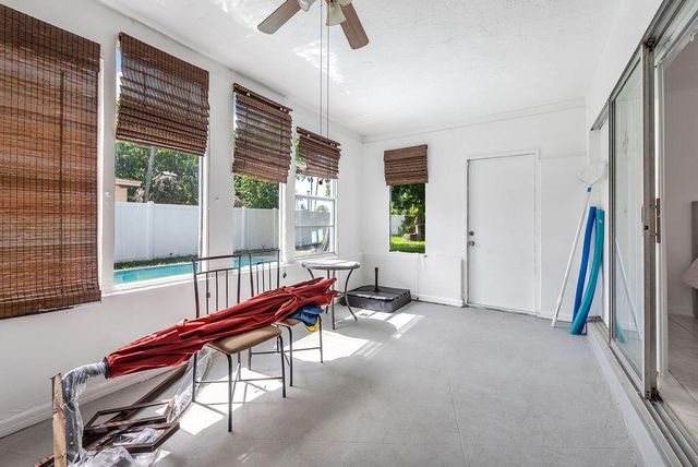 3400 NW 39th Avenue, Lauderdale Lakes, FL 33309