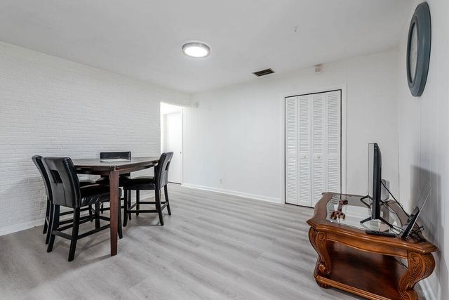 3400 NW 39th Avenue, Lauderdale Lakes, FL 33309