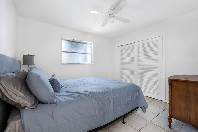 3400 NW 39th Avenue, Lauderdale Lakes, FL 33309