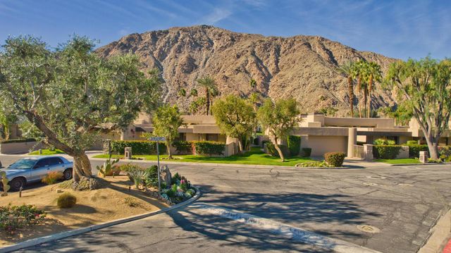 46750 Mountain Cove Drive 16, Indian Wells, CA 92210