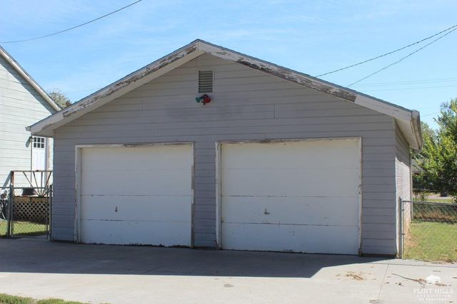 210 Linden Street, Ogden, KS 66517