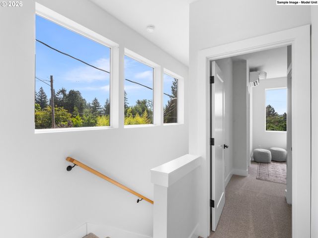 7560 Sw 31st Ave, Portland, OR 97219