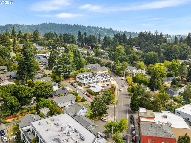 7560 Sw 31st Ave, Portland, OR 97219