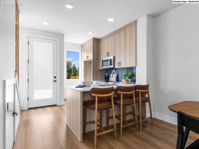 7560 Sw 31st Ave, Portland, OR 97219