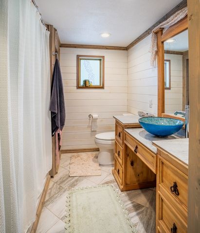 1216 First St, Kerrville, TX 78028