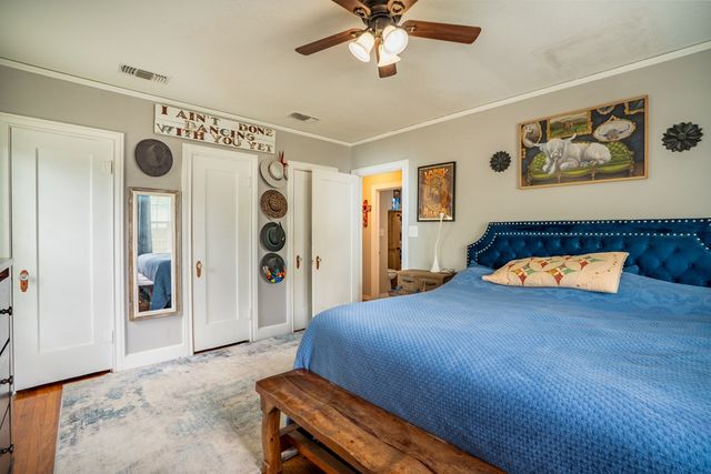 1216 First St, Kerrville, TX 78028