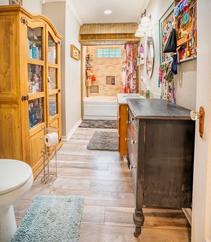 1216 First St, Kerrville, TX 78028