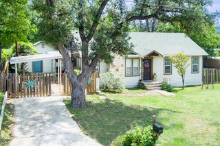 1216 First St, Kerrville, TX 78028