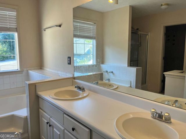 30 Candlewood Court, Newnan, GA 30265