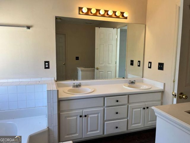 30 Candlewood Court, Newnan, GA 30265