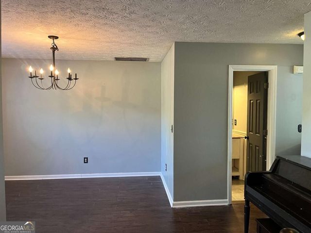 30 Candlewood Court, Newnan, GA 30265
