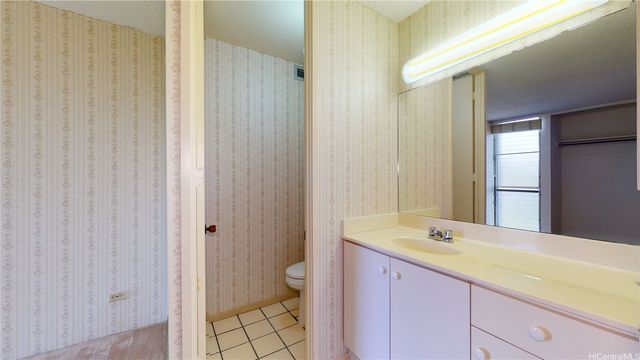 1160 Ala Napunani Street 603, Honolulu, HI 96818