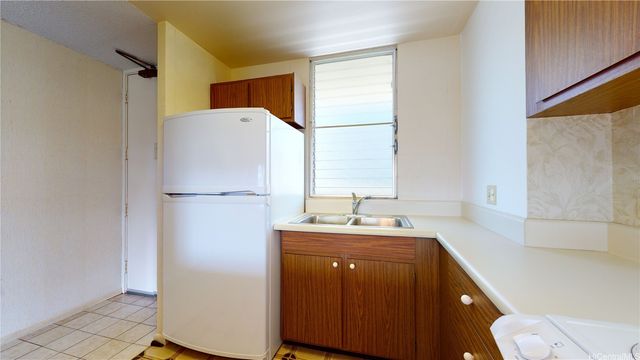 1160 Ala Napunani Street 603, Honolulu, HI 96818