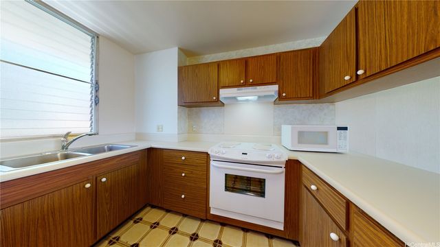 1160 Ala Napunani Street 603, Honolulu, HI 96818