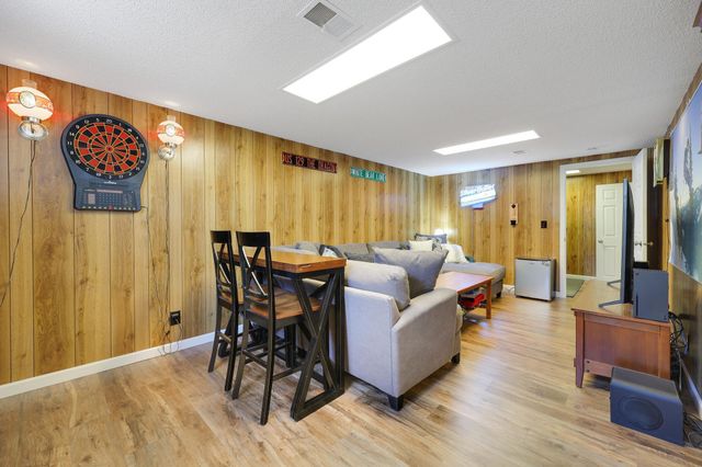 150 93rd Avenue NE, Blaine, MN 55434