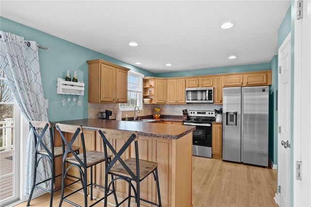 1335 Maplewood Cir, South Strabane, PA 15301