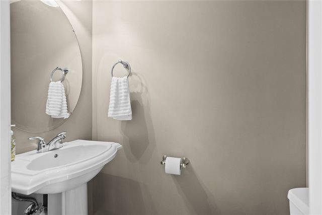 1335 Maplewood Cir, South Strabane, PA 15301