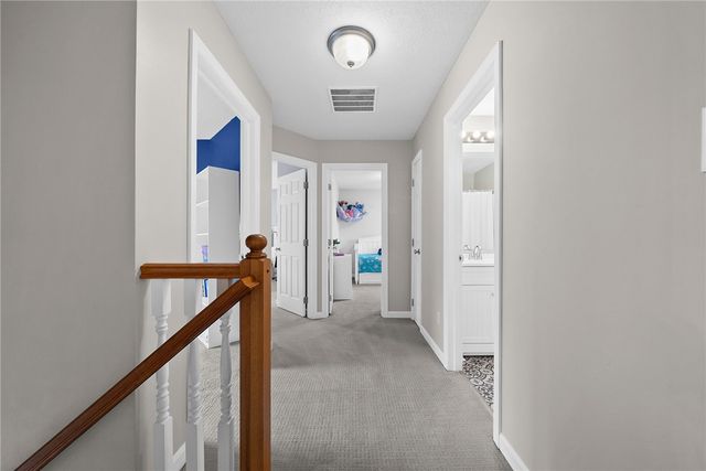 1335 Maplewood Cir, South Strabane, PA 15301