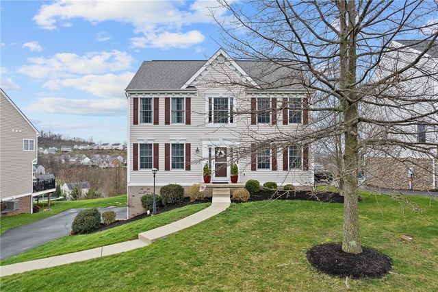 1335 Maplewood Cir, South Strabane, PA 15301