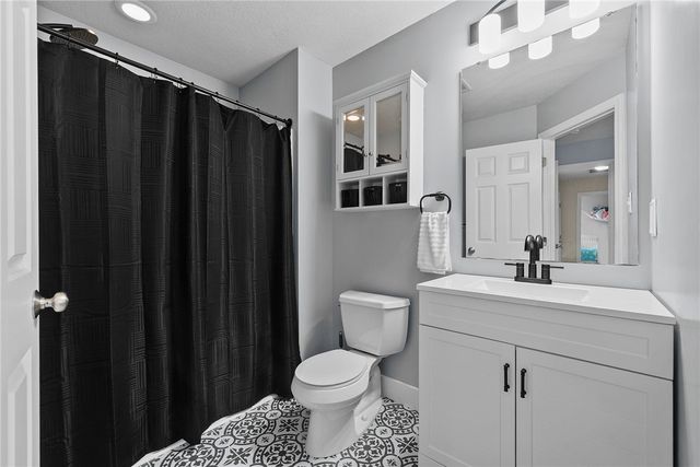 1335 Maplewood Cir, South Strabane, PA 15301