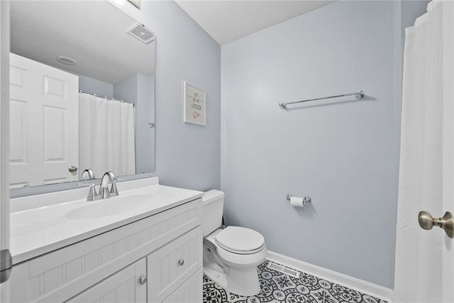 1335 Maplewood Cir, South Strabane, PA 15301