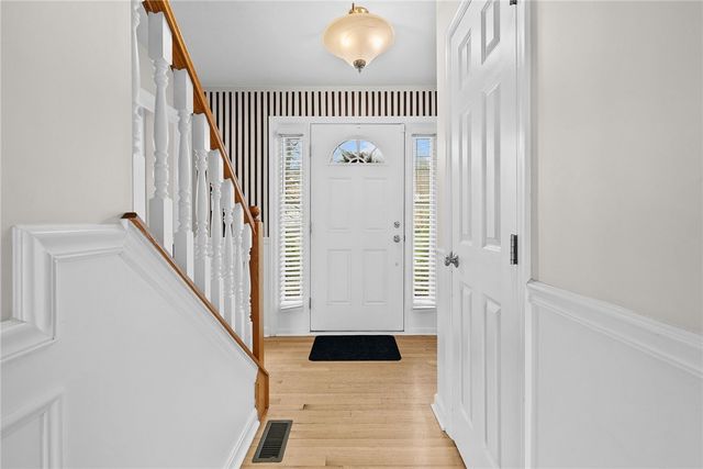 1335 Maplewood Cir, South Strabane, PA 15301