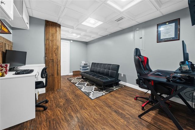 1335 Maplewood Cir, South Strabane, PA 15301