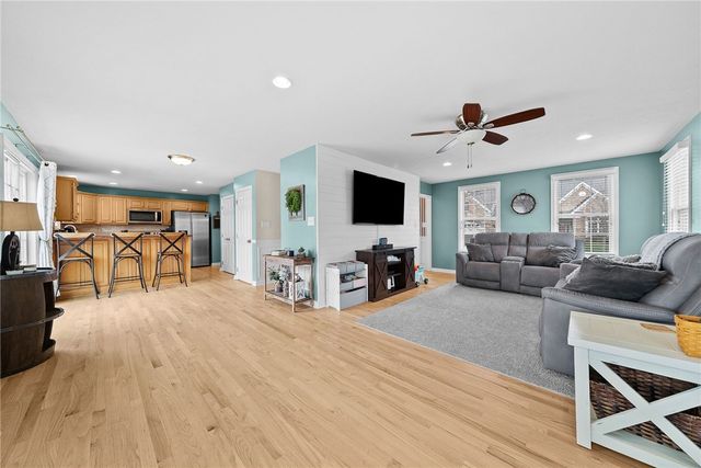 1335 Maplewood Cir, South Strabane, PA 15301