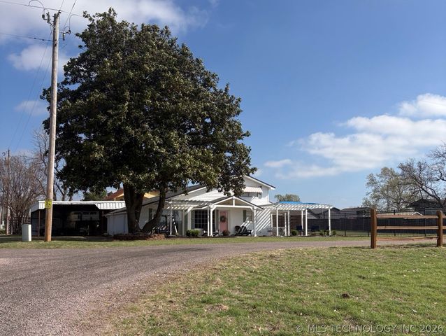 1498 Wagon Train Road, Kingston, OK 73439