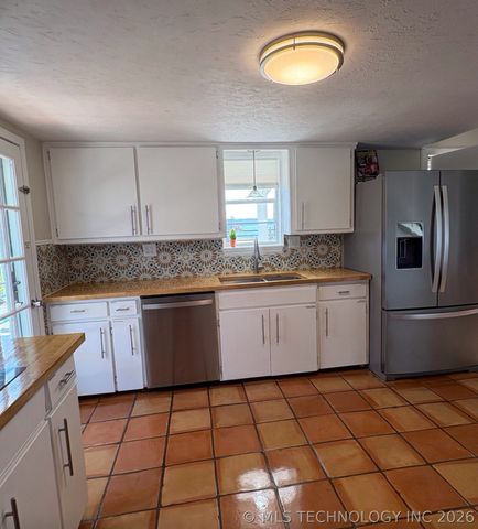 1498 Wagon Train Road, Kingston, OK 73439