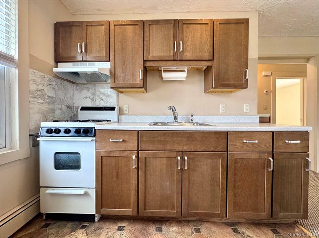 99 Jerusalem Avenue 2, Hicksville, NY 11801