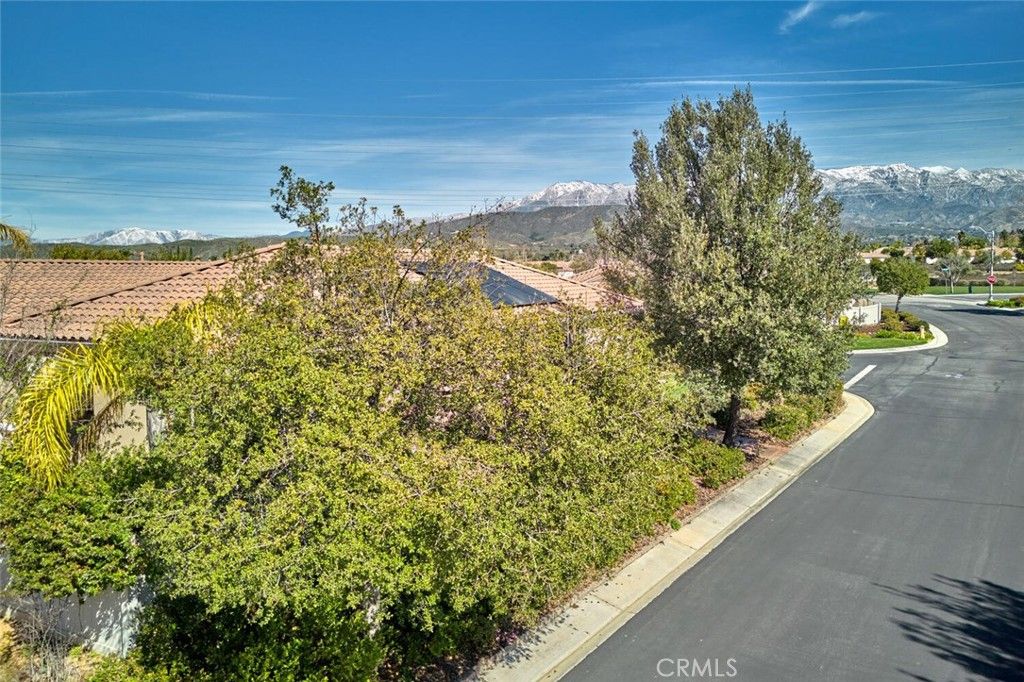 Image 4 of property listing at 1143 Saguaro Road, Beaumont, CA 92223