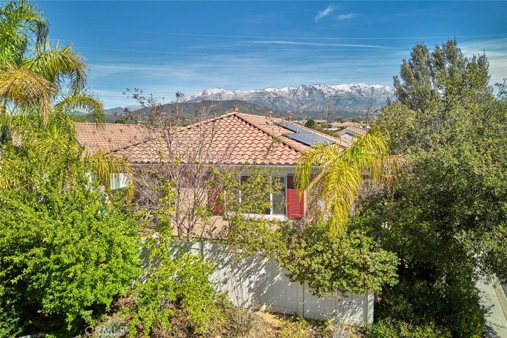 Image 5 of property listing at 1143 Saguaro Road, Beaumont, CA 92223