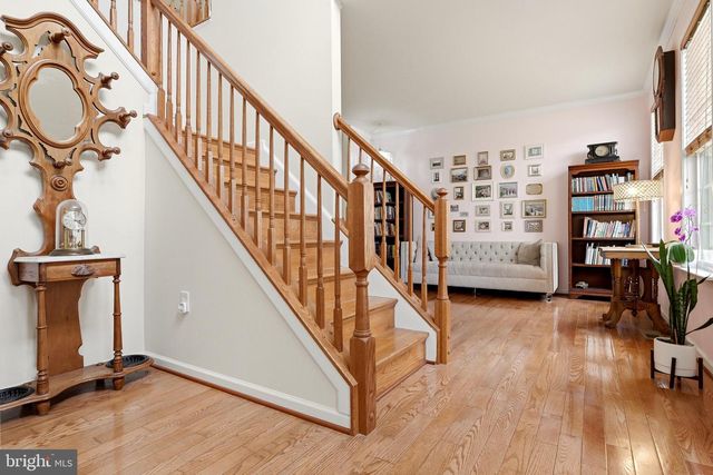 32 LILBURN DR, Bunker Hill, WV 25413