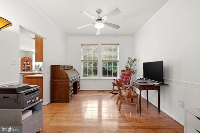 32 LILBURN DR, Bunker Hill, WV 25413