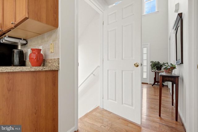 32 LILBURN DR, Bunker Hill, WV 25413