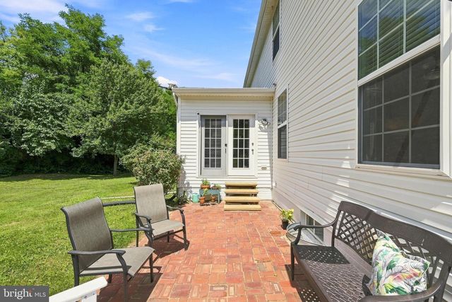 32 LILBURN DR, Bunker Hill, WV 25413