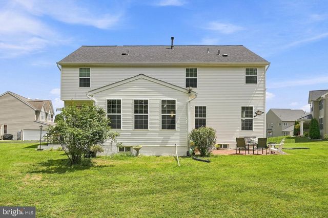32 LILBURN DR, Bunker Hill, WV 25413