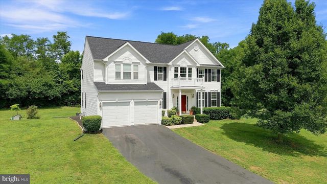 32 LILBURN DR, Bunker Hill, WV 25413