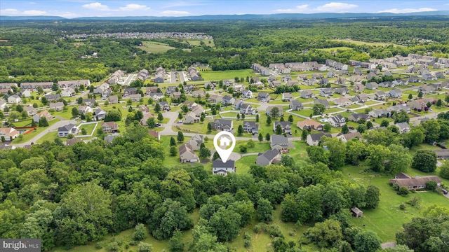 32 LILBURN DR, Bunker Hill, WV 25413