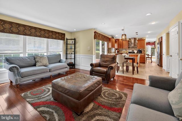 7 HERITAGE HILL DR, Sicklerville, NJ 08081